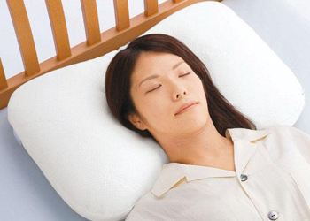 枕头助入睡 预防颈椎病